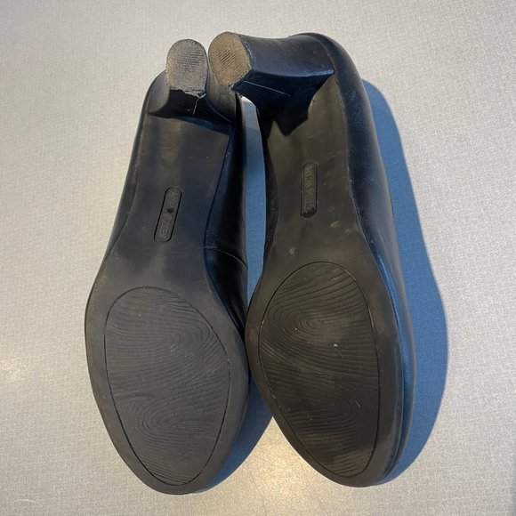 LAURA ASHLEY Pumps - Picture 4 of 4